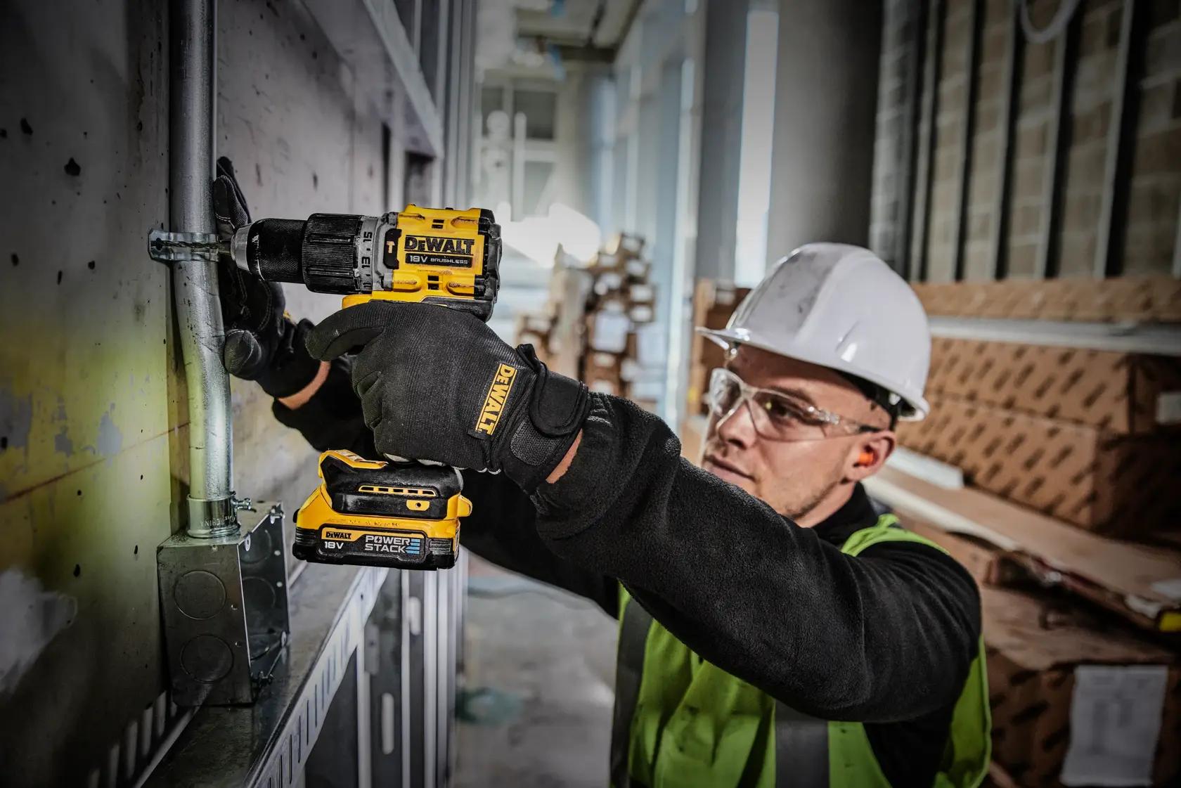 18V XR Kolborstfri slagborrmaskin - 1x POWERSTACK kompakt batteri och laddare i TSTAK
