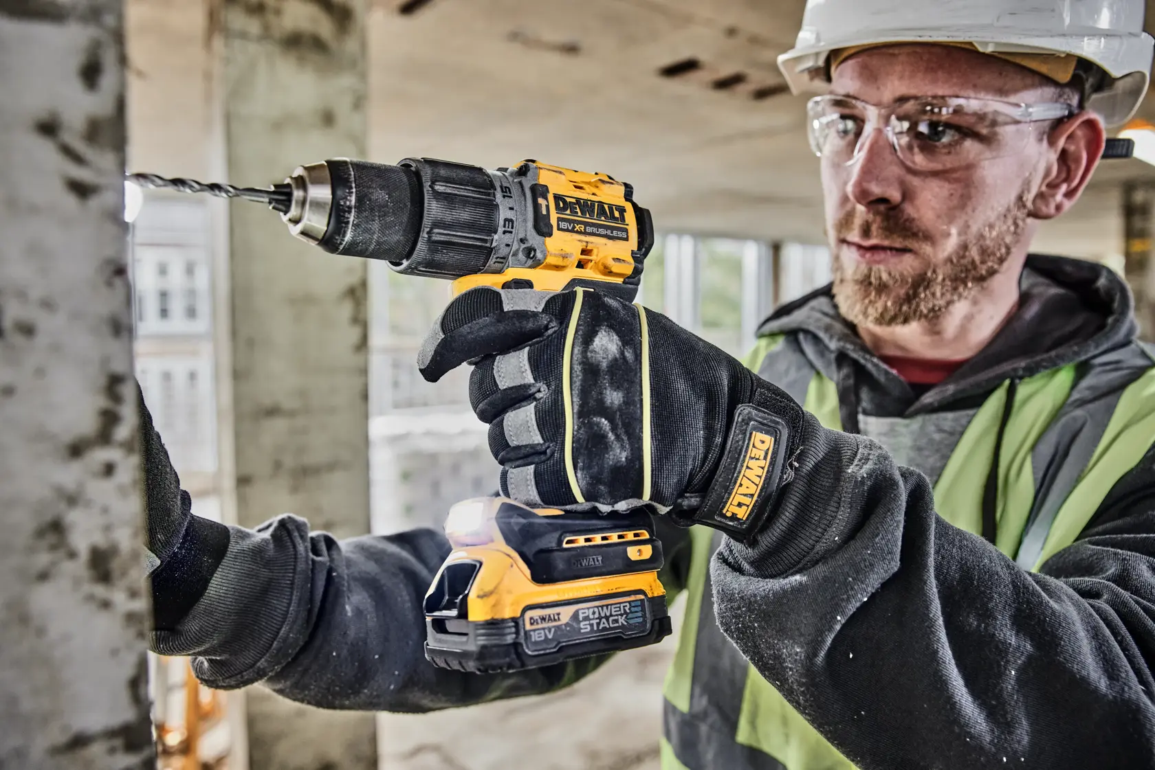 18V XR Kolborstfri slagborrmaskin - 1x POWERSTACK kompakt batteri och laddare i TSTAK