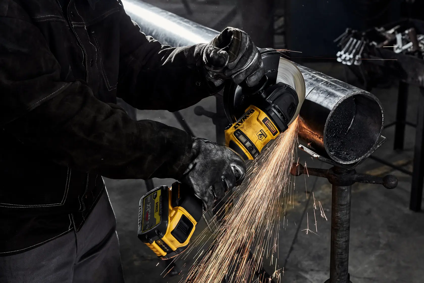 54V XR FLEXVOLT 180mm Vinkelslip utan batteri och laddare