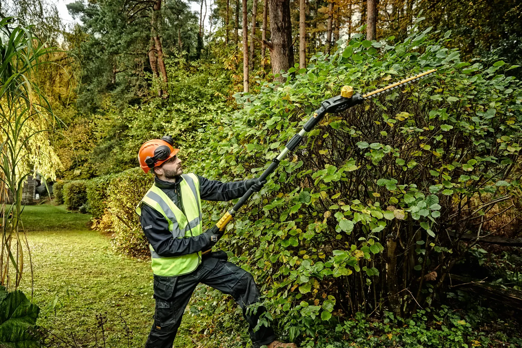 18V XR Stånghäcksax utan batteri & laddare