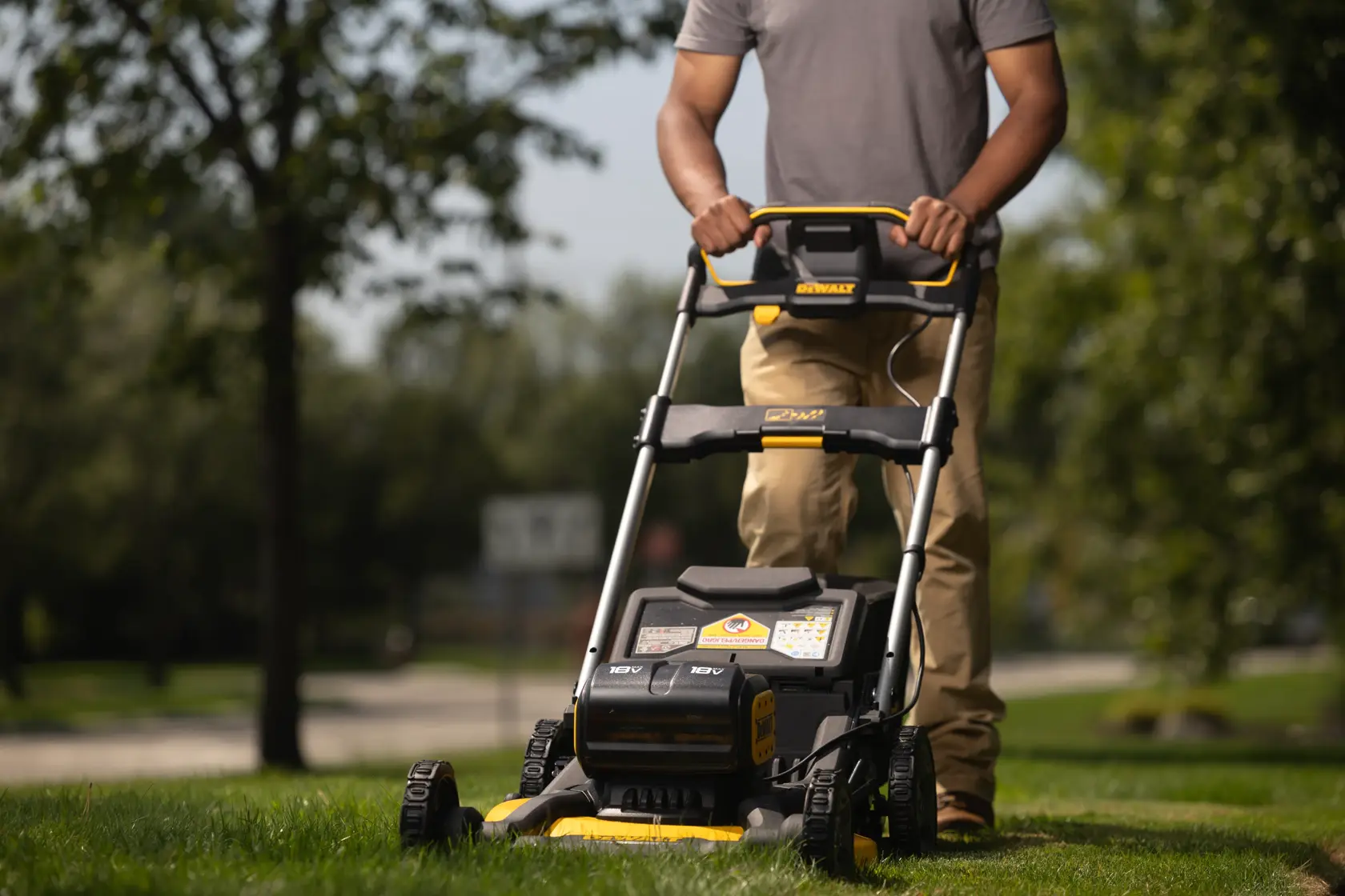 2x18V XR Gräsklippare utan batteri & laddare