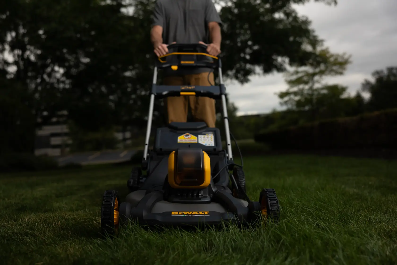 54V XR FLEXVOLT 53cm Självdrivande Gräsklippare utan batteri & laddare