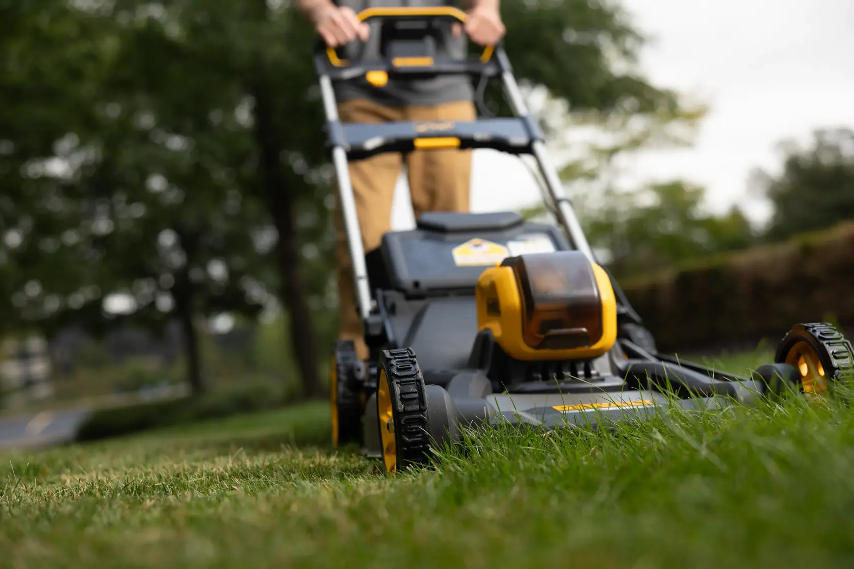 54V XR FLEXVOLT 53cm Självdrivande Gräsklippare utan batteri & laddare