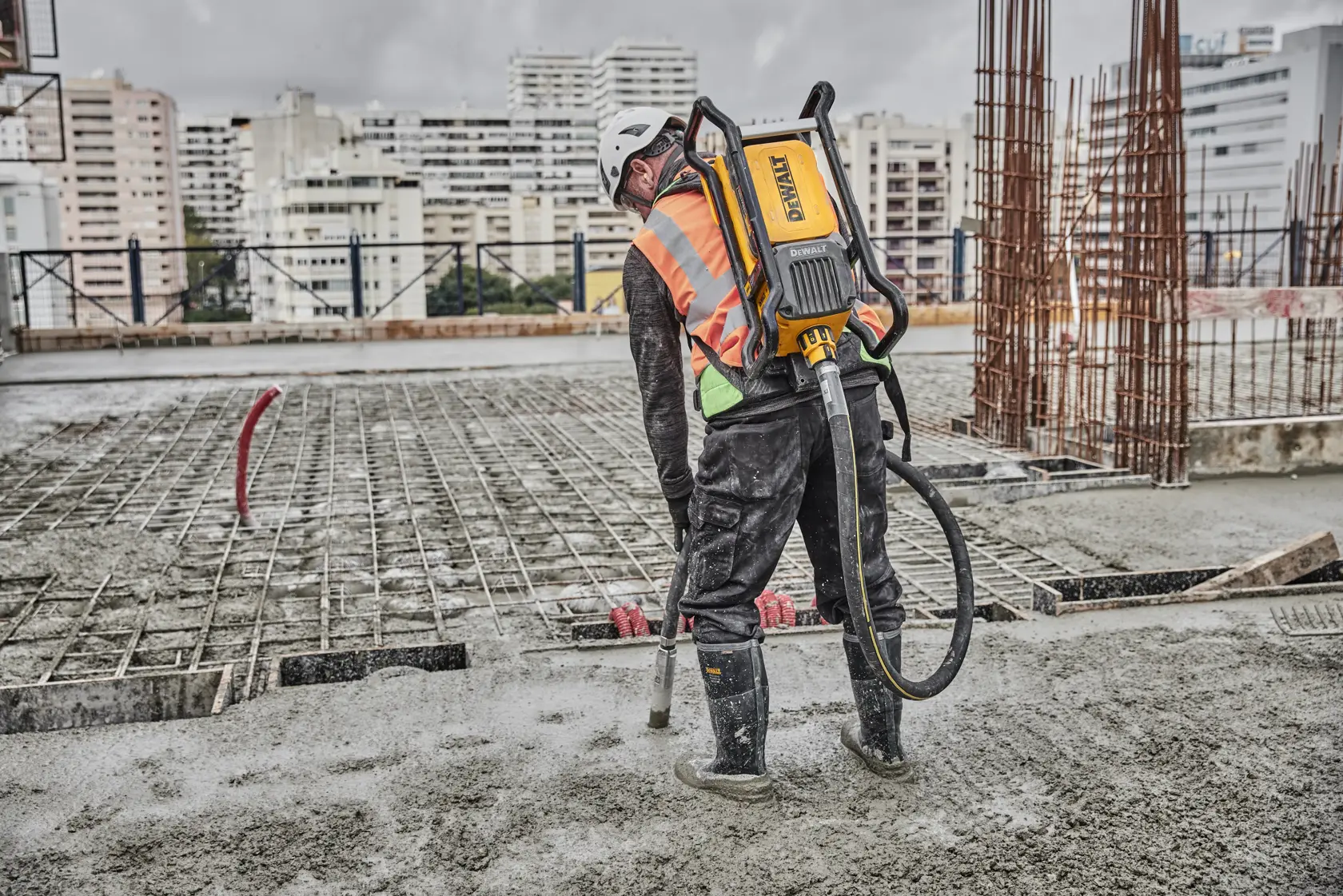 DEWALT POWERSHIFT™ Backpackvibrator