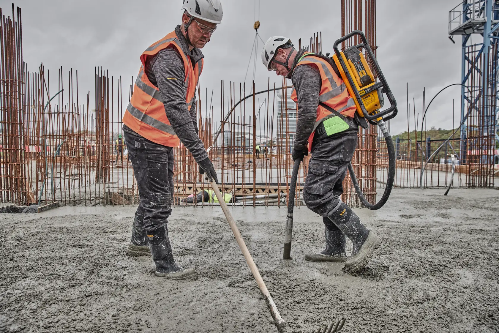 DEWALT POWERSHIFT™ Backpackvibrator