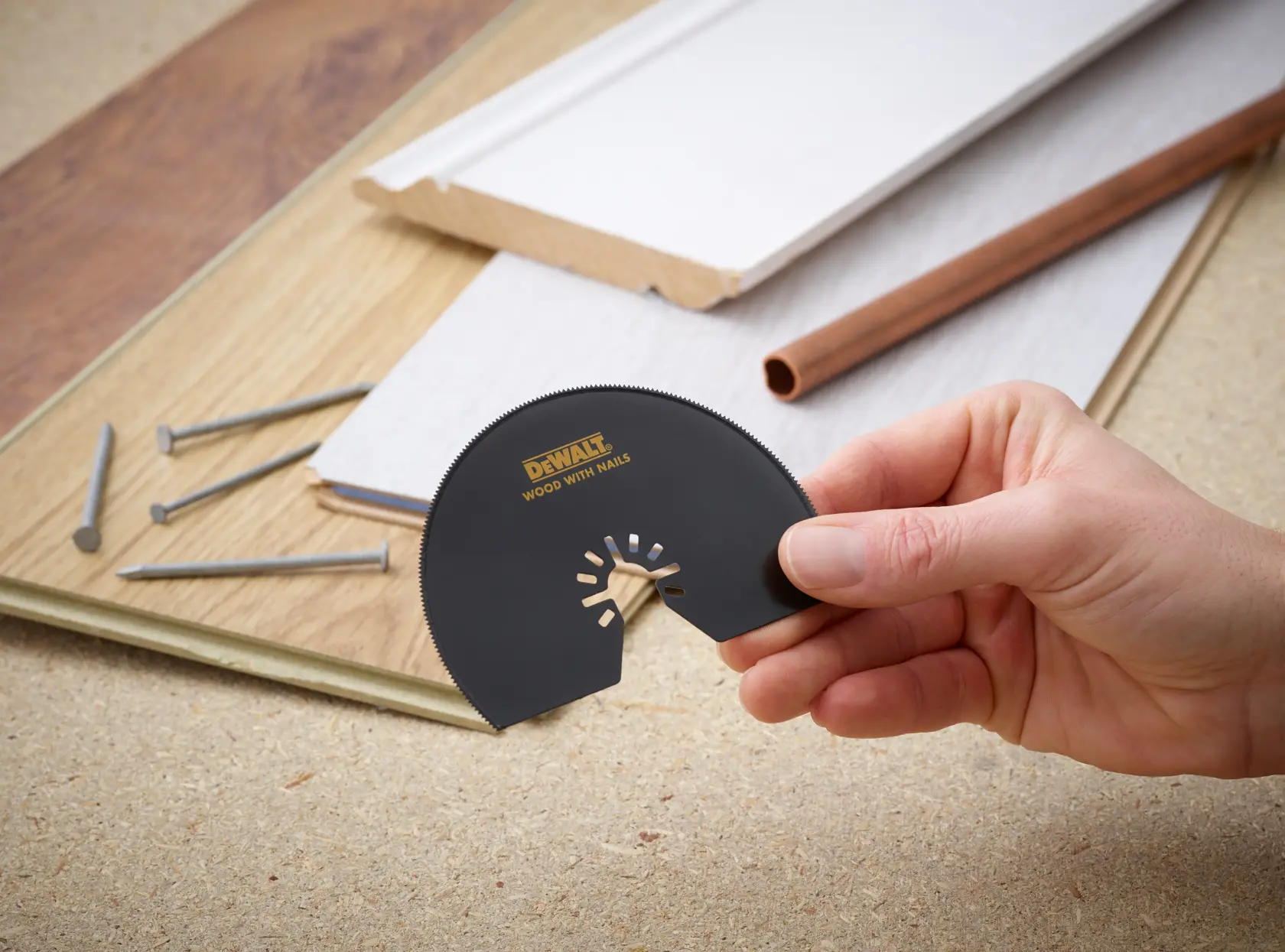 Halvcirkelformad klinga till multitool