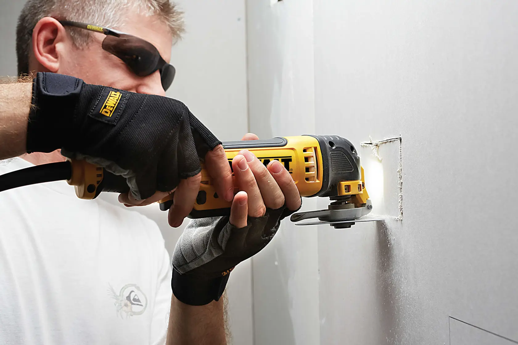 Halvcirkelformad klinga till multitool