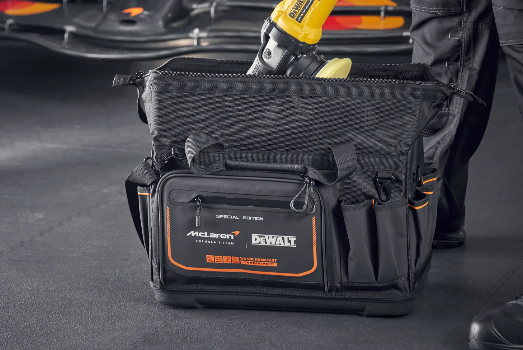 DEWALT x McLaren 20' Verktygsväska